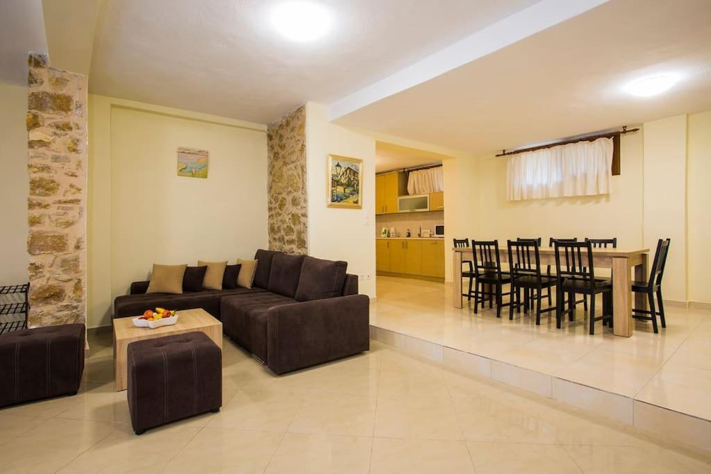 Villa Petrini Spiti Pyrgadikia Exterior foto